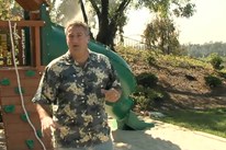 后院的秋千和沙箱